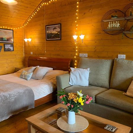 Cherry Cabin - Little Log Cabin In Wales Bettws Cedewain Exteriér fotografie